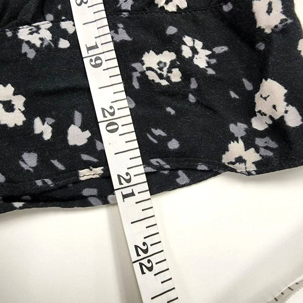 Cloth & Stone Top Women's S Floral Chic Tie Waist Crop Black White Floral
